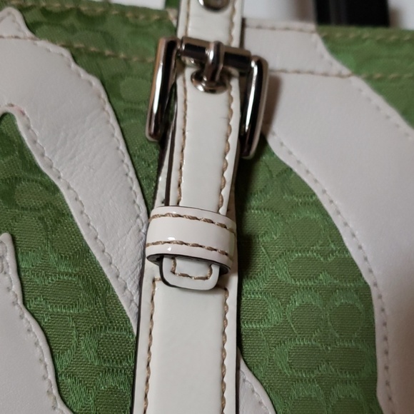 Coach purse - Picture 6 of 8